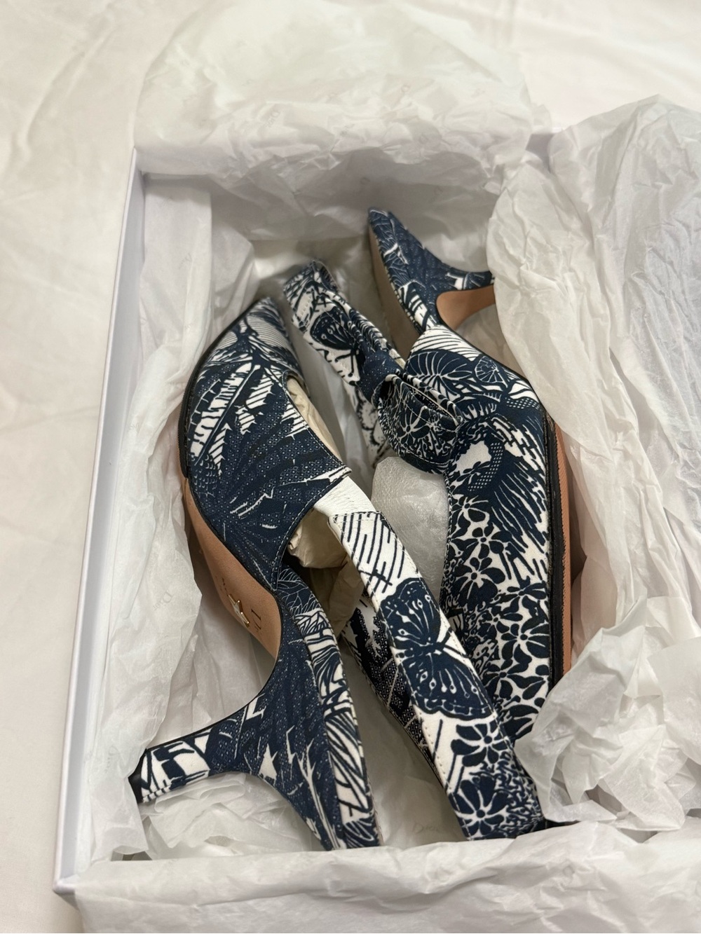 Dior Toile de Jouy Slingback Pointed-Toe Kitten Heel (Navy & White). Size 40.5 - Picture 3 of 7